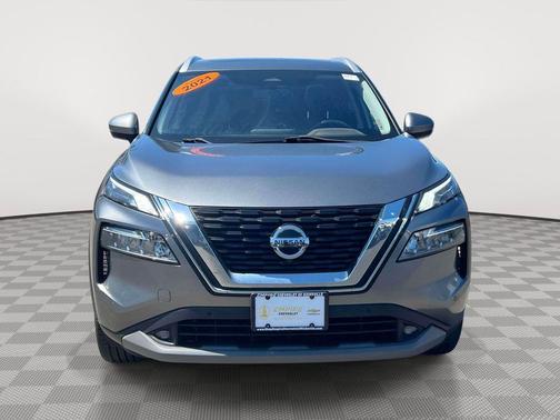 Gun Metallic 2021 Nissan Rogue SL