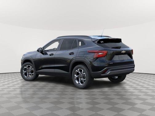 Mosaic Black Metallic 2026 Chevrolet Trax LT