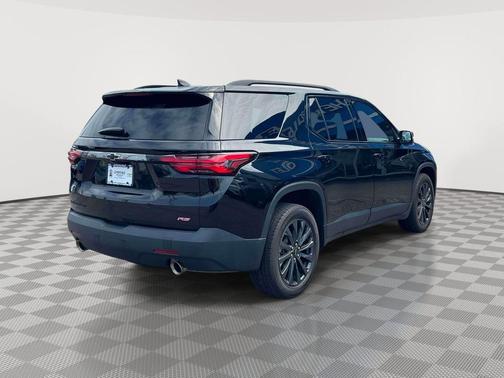 Mosaic Black Metallic 2023 Chevrolet Traverse RS