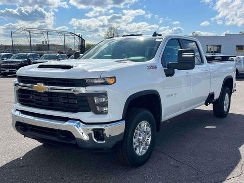 Summit White 2026 Chevrolet Silverado 2500 LT