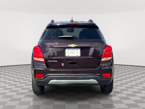 Black Cherry Metallic 2021 Chevrolet Trax LT