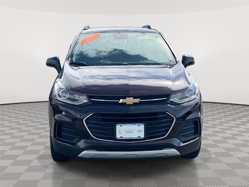 Black Cherry Metallic 2021 Chevrolet Trax LT