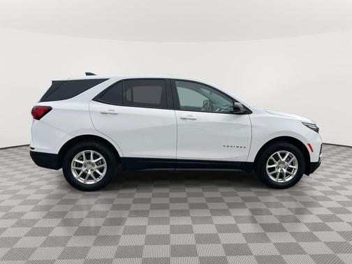 Summit White 2022 Chevrolet Equinox LS