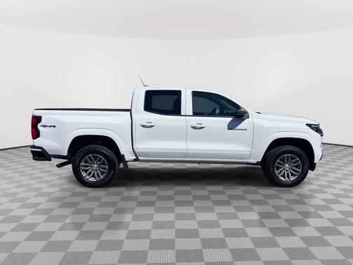 Summit White 2026 Chevrolet Colorado LT