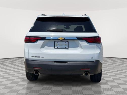 Summit White 2023 Chevrolet Traverse LT Cloth