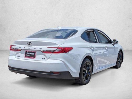 Ice Cap 2026 Toyota Camry LE