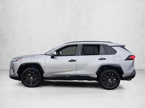 2022 Toyota RAV4 Hybrid SE