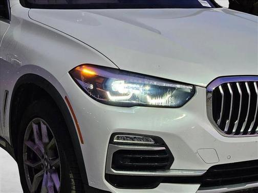 Mineral White Metallic 2021 BMW X5 PHEV xDrive45e