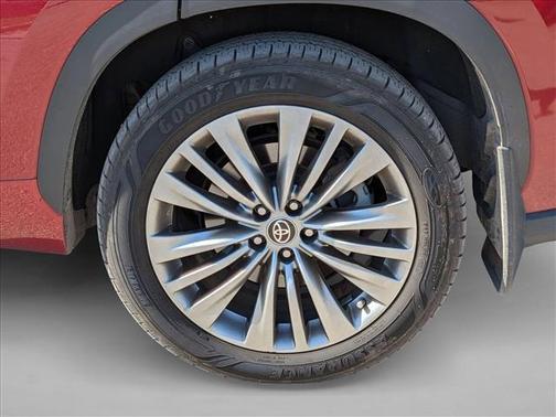 2021 Toyota Highlander Hybrid Platinum