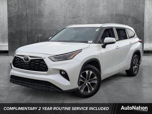 2022 Toyota Highlander XLE