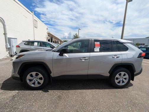 2025 Toyota RAV4 LE