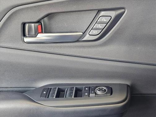 2025 Toyota Prius Plug-In Hybrid XSE Premium