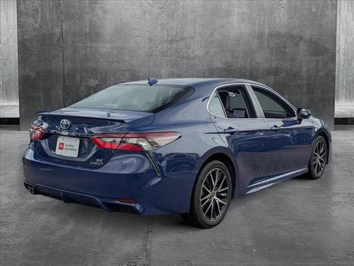 2024 Toyota Camry Hybrid SE