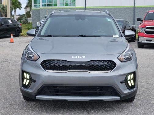 2022 Kia Niro LXS