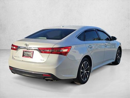 Blizzard Pearl 2017 Toyota Avalon XLE Premium