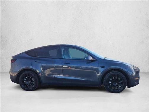 2022 Tesla Model Y Long Range Dual Motor All-Wheel Drive