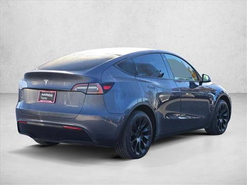 2022 Tesla Model Y Long Range Dual Motor All-Wheel Drive
