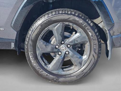 2021 Toyota RAV4 Hybrid SE