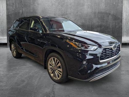 2025 Toyota Highlander Platinum