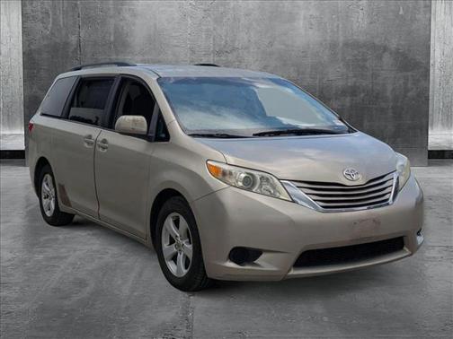 2016 Toyota Sienna LE