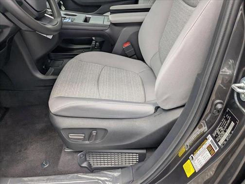 2025 Toyota Sienna LE