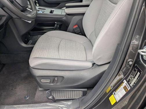 2025 Toyota Sienna LE