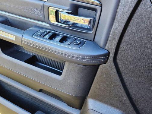 2017 RAM 1500 Limited Crew Cab 4x2 5'7' Box