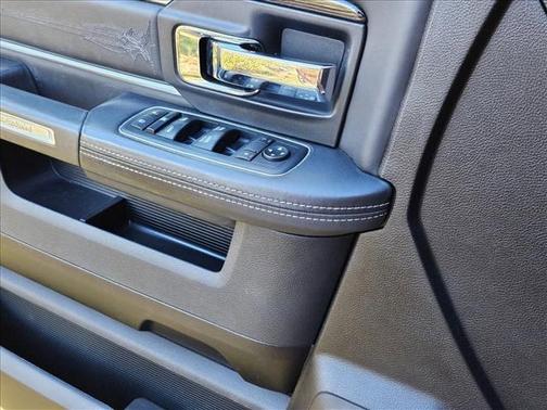 2017 RAM 1500 Limited Crew Cab 4x2 5'7' Box