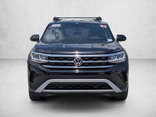Deep Black Pearl 2023 Volkswagen Atlas Cross Sport 3.6L V6 SE w/Technology
