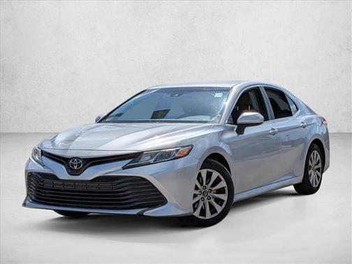 Celestial Silver Metallic 2018 Toyota Camry LE