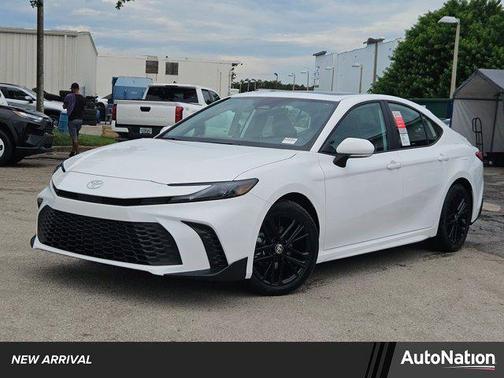 2025 Toyota Camry SE
