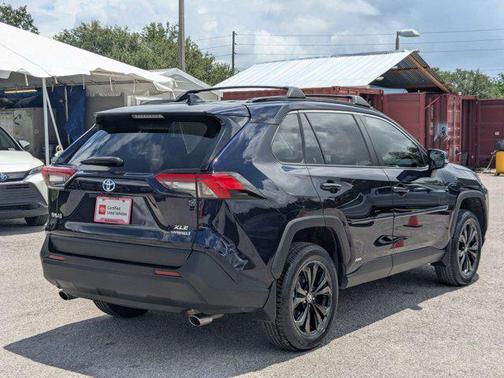 2023 Toyota RAV4 Hybrid XLE Premium