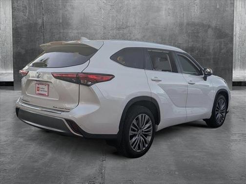2021 Toyota Highlander Platinum