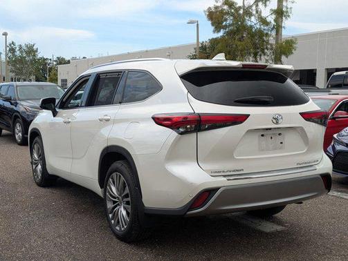 2021 Toyota Highlander Platinum
