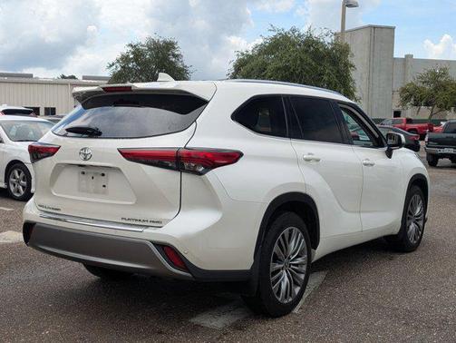 2021 Toyota Highlander Platinum