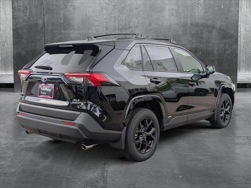 2025 Toyota RAV4 Hybrid XLE