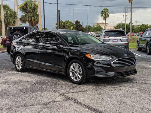2020 Ford Fusion SE