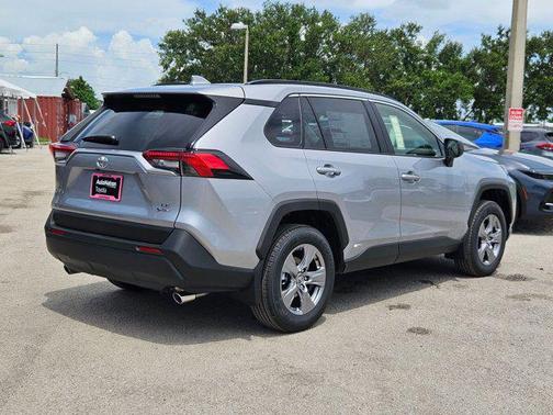 2025 Toyota RAV4 Hybrid LE