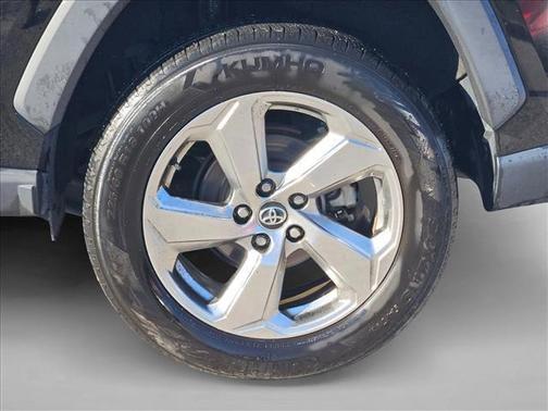 2020 Toyota RAV4 Hybrid SE