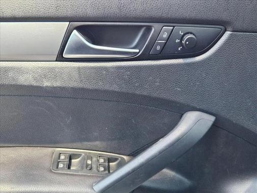 2015 Volkswagen Passat 1.8T S