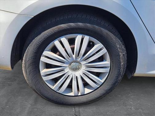 2015 Volkswagen Passat 1.8T S