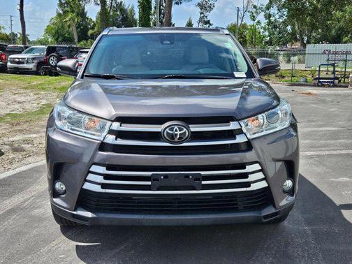 Celestial Silver Met 2019 Toyota Highlander XLE