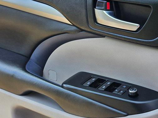 Celestial Silver Met 2019 Toyota Highlander XLE