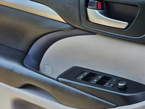 Celestial Silver Met 2019 Toyota Highlander XLE
