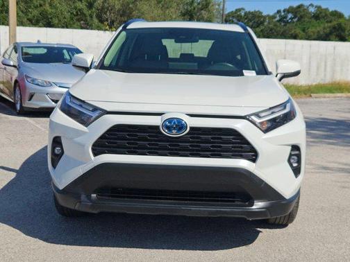 2022 Toyota RAV4 Hybrid XLE Premium