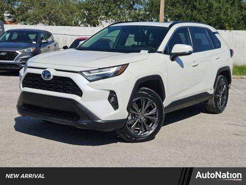 2022 Toyota RAV4 Hybrid XLE Premium