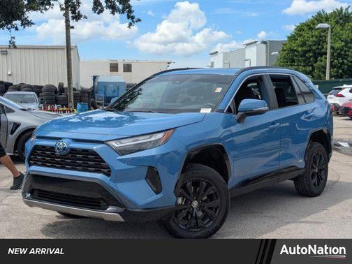 2022 Toyota RAV4 Hybrid SE