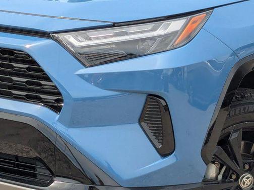 2022 Toyota RAV4 Hybrid SE