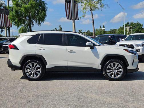 2022 Toyota RAV4 XLE Premium