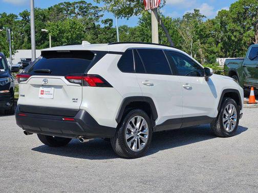 2022 Toyota RAV4 XLE Premium